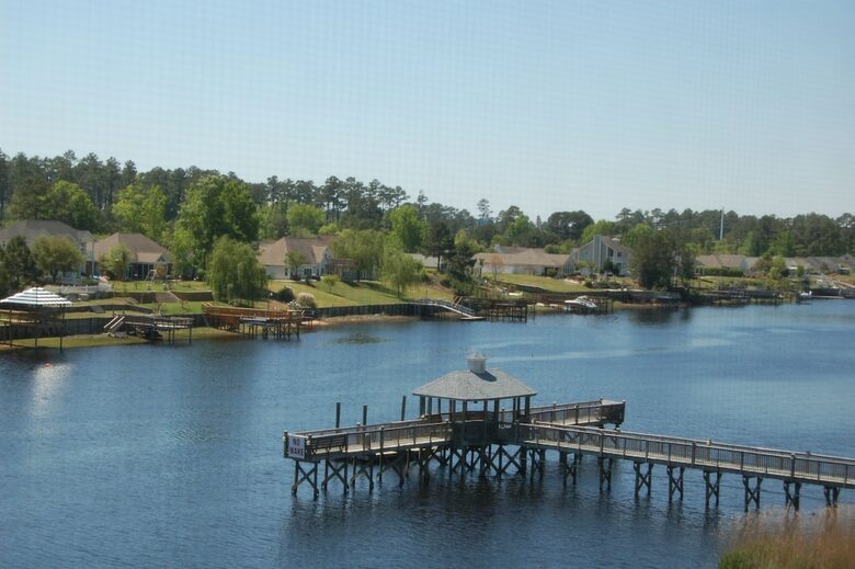 Hotel River Oaks Resort