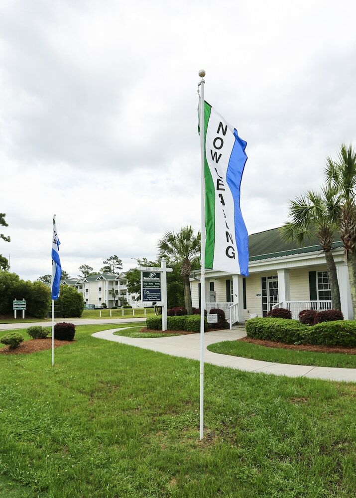 Hotel River Oaks Resort