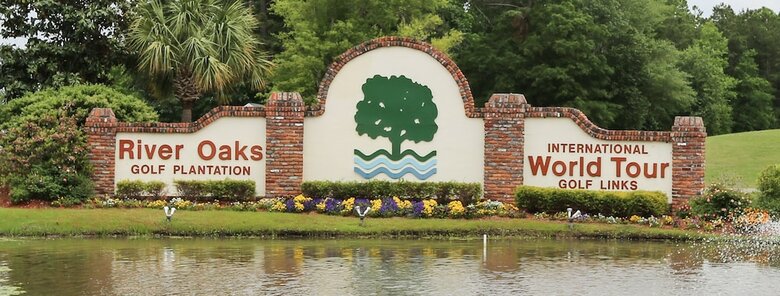 Hotel River Oaks Resort