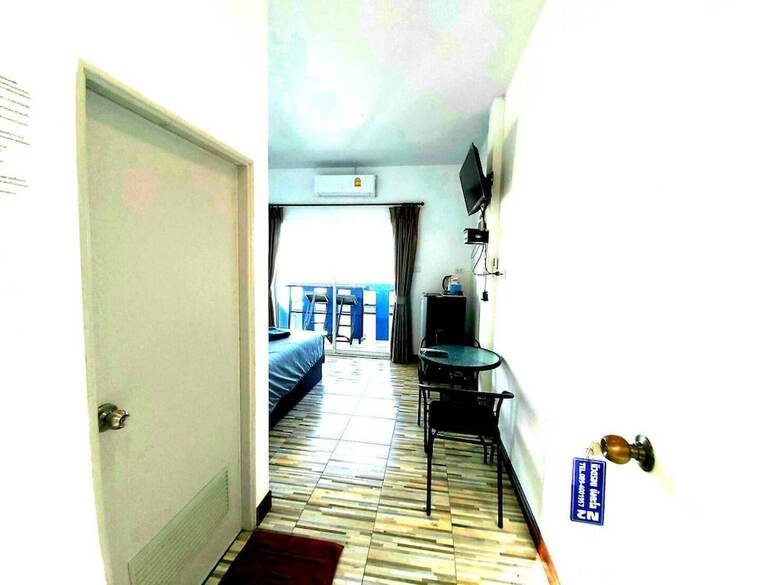 Hotel Neutron Bungalow