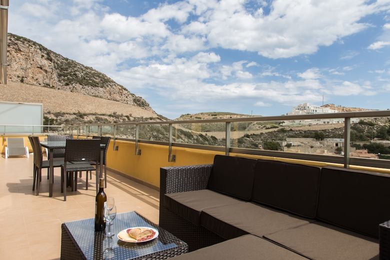 Apartamentos �tico Soleado Con Vistas Al Mar