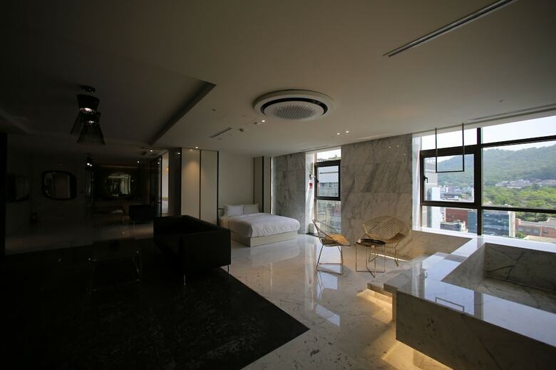 Stayrak Hotel