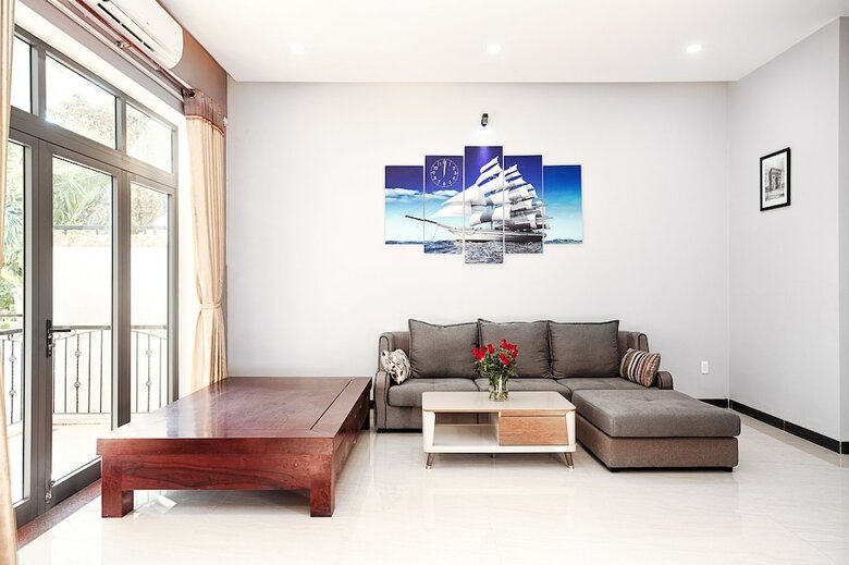 Hostal Zari House