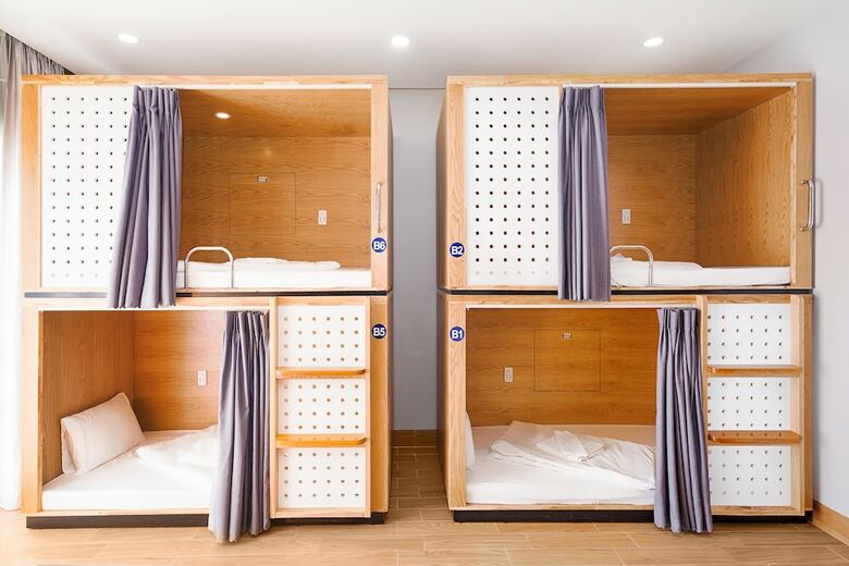 Hostal Zari House