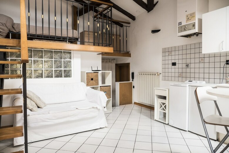 Nice And Cozy Quiet Apartment Right In The Center