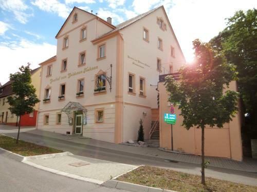 Hostal Hotel-restaurant Zum Goldenen Hahnen