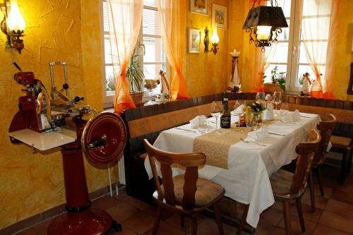 Hostal Dino's Trinacria