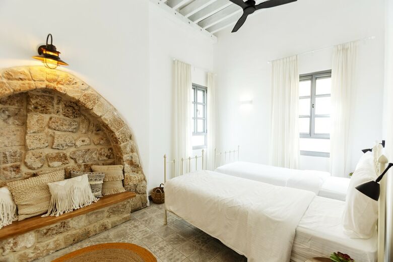 Akotika Boutique Old City Apartments