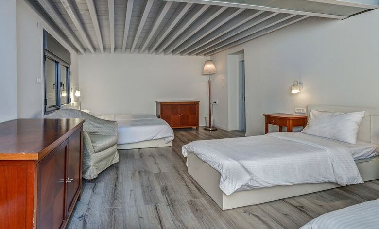 Akotika Boutique Old City Apartments