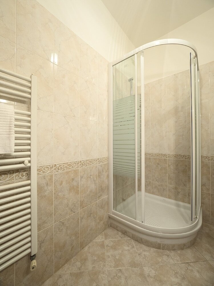 Venetian Style 1