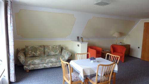 Hostal Pension Haus Hubertus