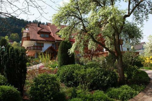 Hostal Hotel-pension Caf� Schacher