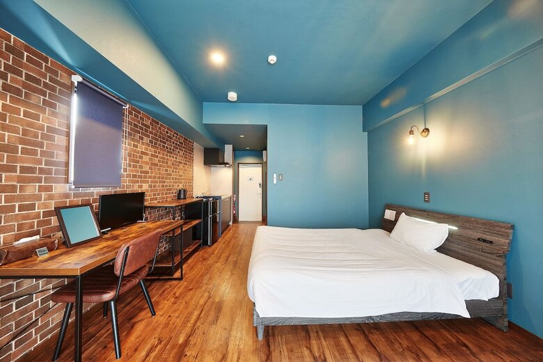 Hotel 385