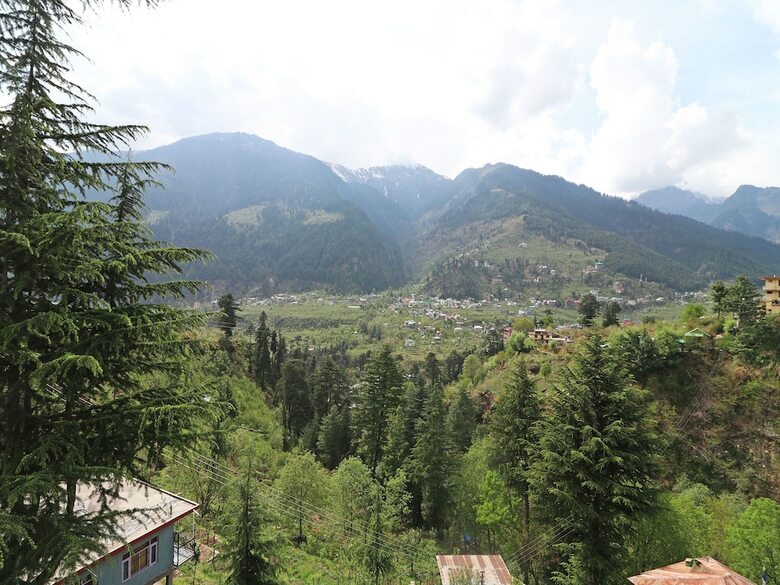 Hotel Oyo 13711 Home Stay River View Manali
