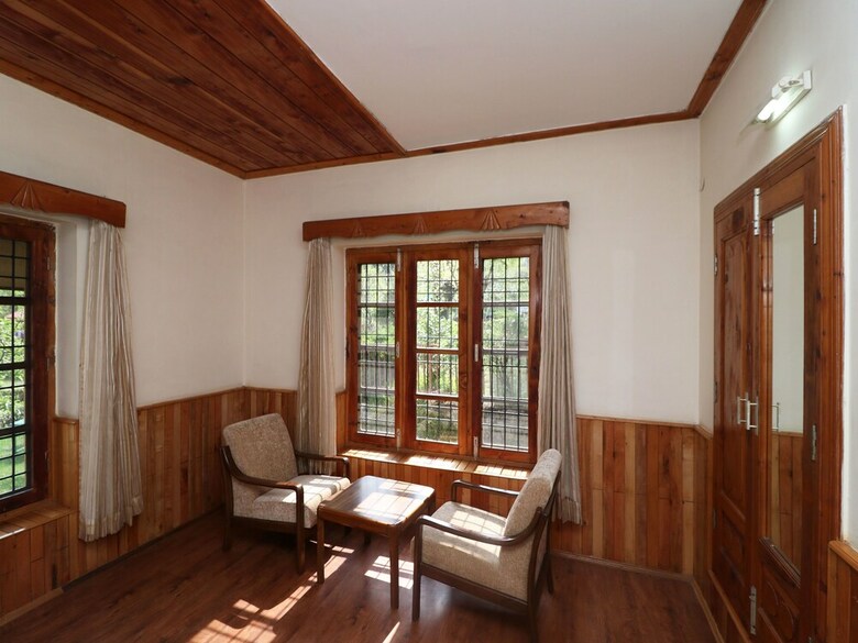 Oyo 13694 Home Elegant 2bhk Cottage Mall Road