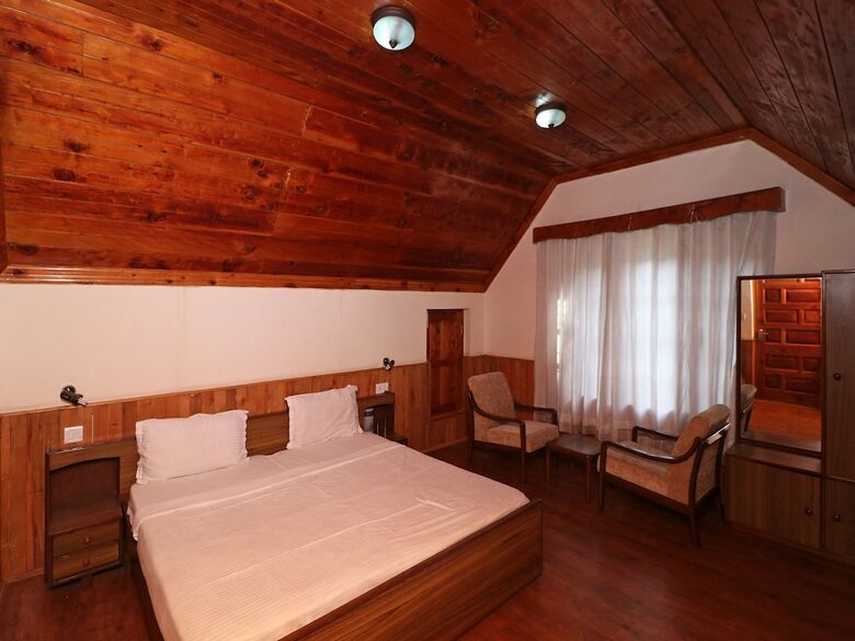 Oyo 13694 Home Elegant 2bhk Cottage Mall Road