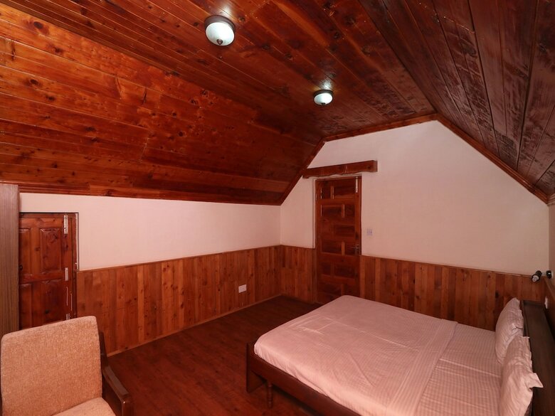 Oyo 13694 Home Elegant 2bhk Cottage Mall Road