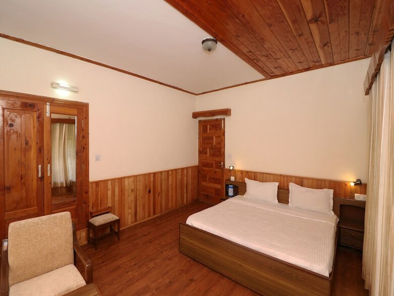 Oyo 13694 Home Elegant 2bhk Cottage Mall Road