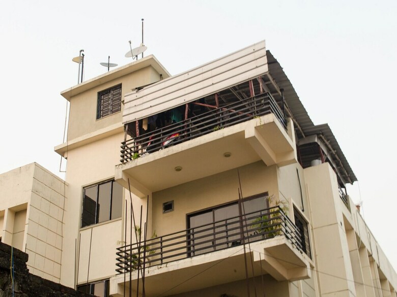 Hotel Oyo 6356 Urban Guest House