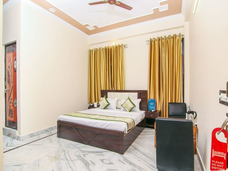Oyo 13478 Hotel Surabhi Garden