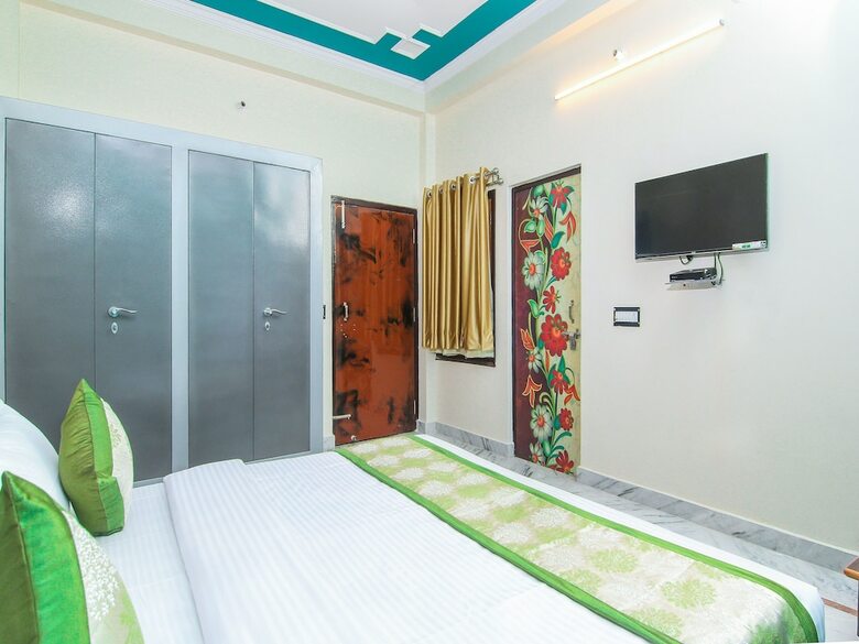 Oyo 13478 Hotel Surabhi Garden