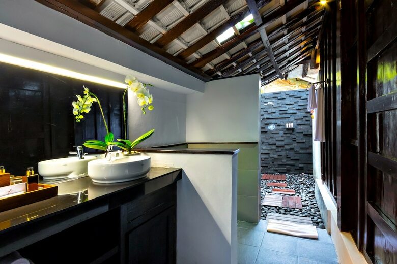 Hotel Canvas Escape Resort