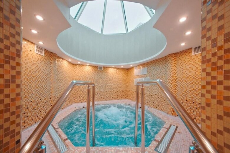 Hotel Ramada By Wyndham Yekaterinburg