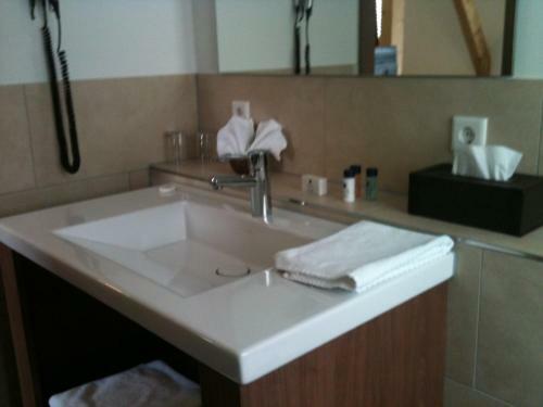 Hotel-restaurant & Metzgerei R��le