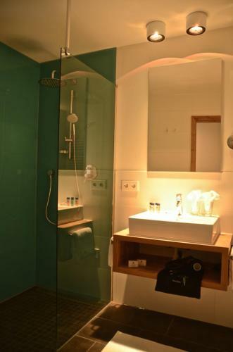 Hotel-restaurant & Metzgerei R��le