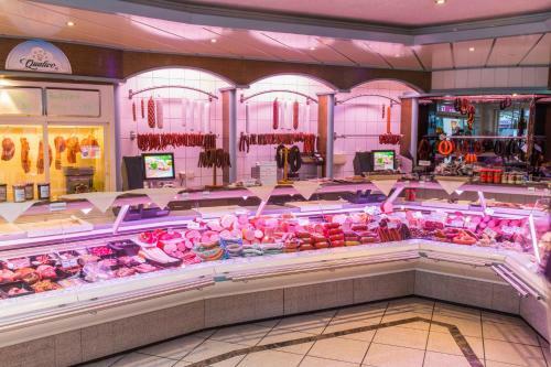 Hotel-restaurant & Metzgerei R��le