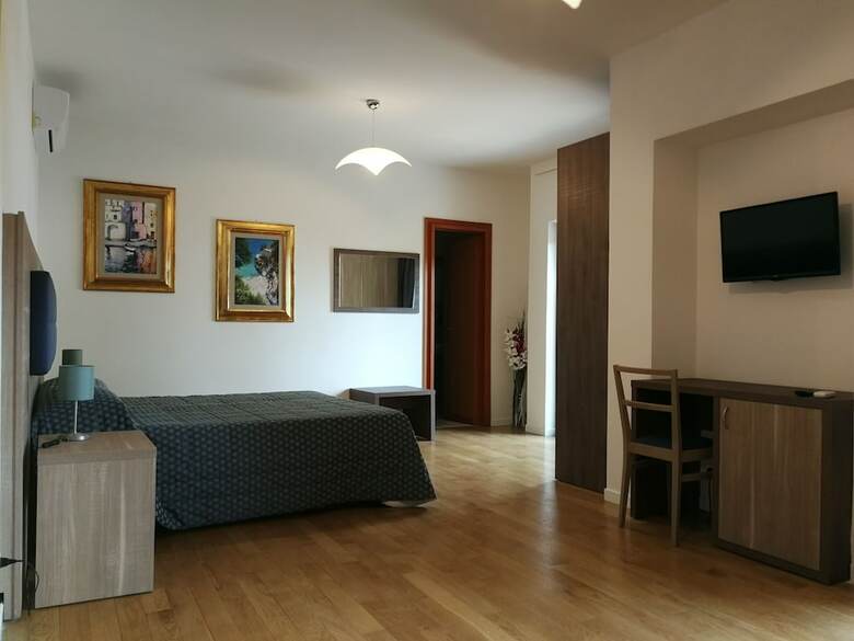 Hotel Mal� Guest House & Terrace Bar