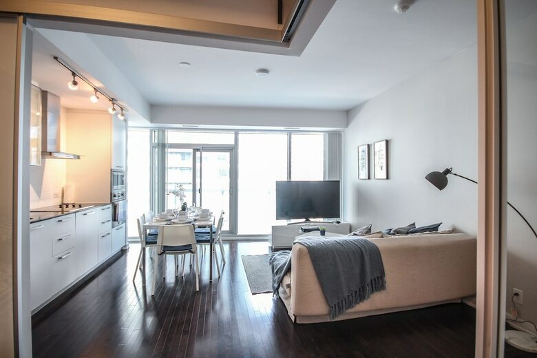 Sarkar Suites - Entertainment District