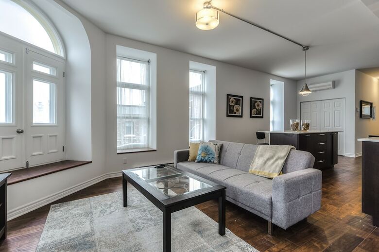 St Laurent Apartments