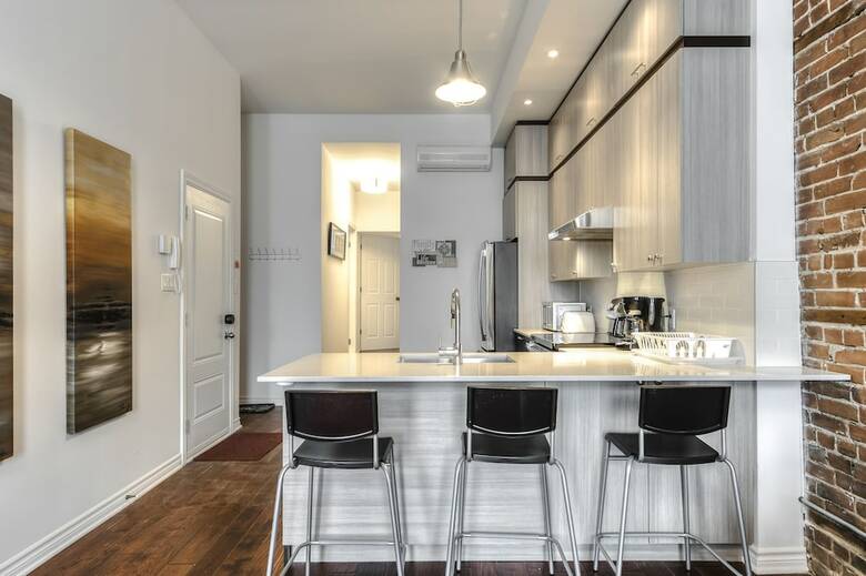 St Laurent Apartments