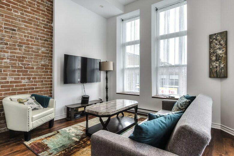 St Laurent Apartments