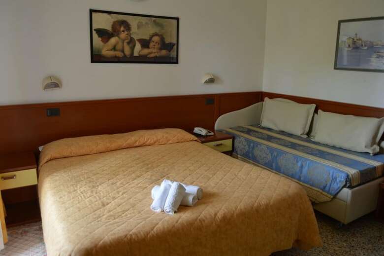 Hotel Dear