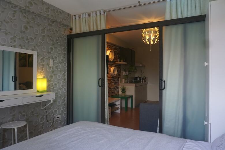 1 Bedroom Deluxe Condo At Apartelle D' Oasis