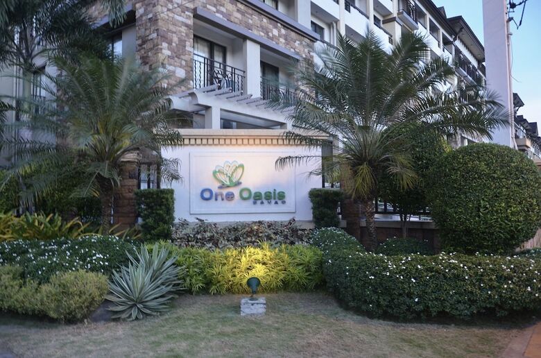 1 Bedroom Deluxe Condo At Apartelle D' Oasis