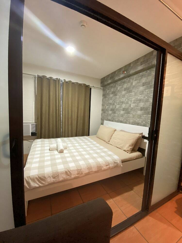 1 Bedroom Deluxe Condo At Apartelle D' Oasis