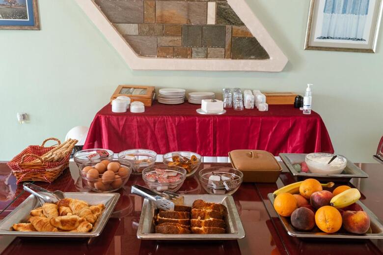 Hotel Mistral Apartments Aegina