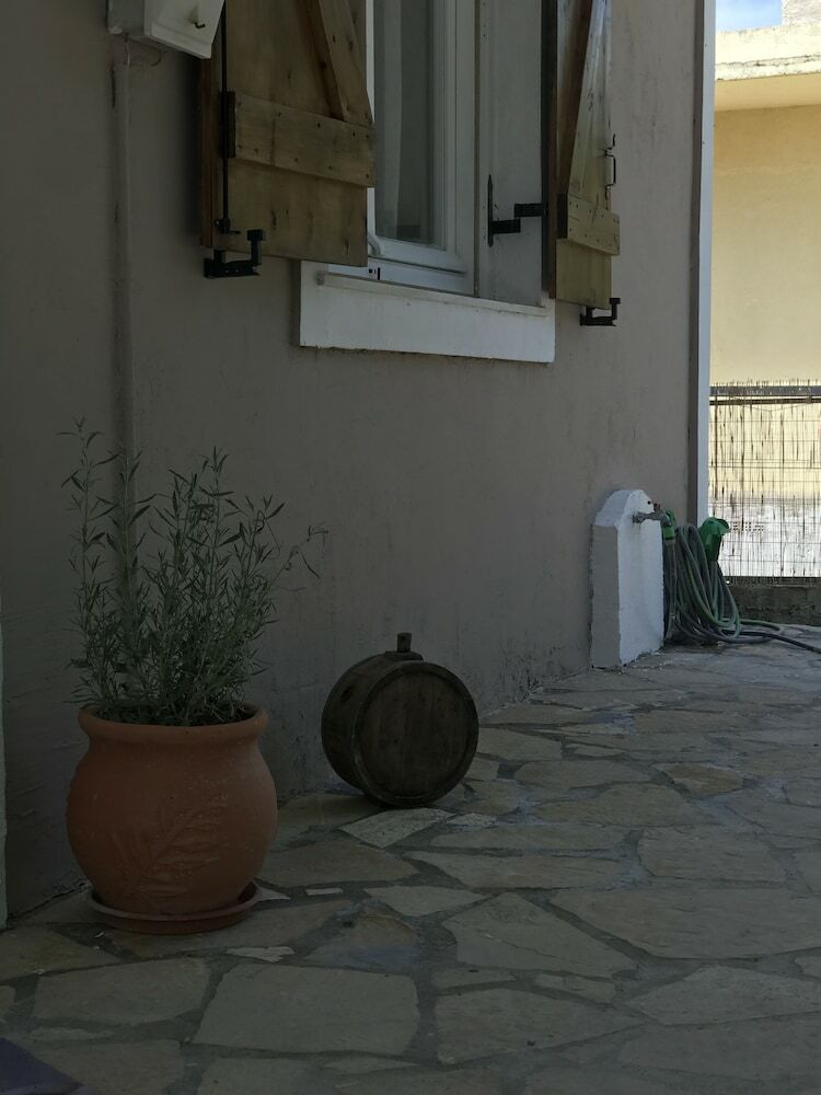 Stathis Home