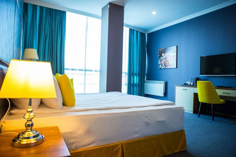 Hotel Square Inn