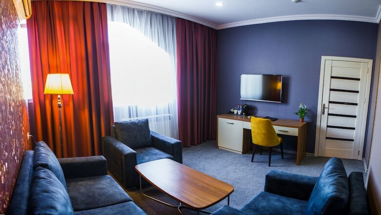 Hotel Square Inn