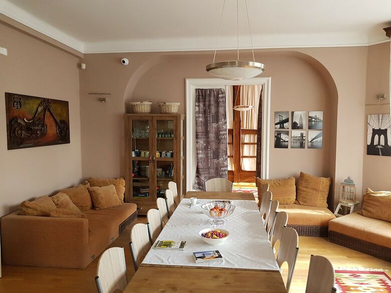Hostal Green Garden Hostel