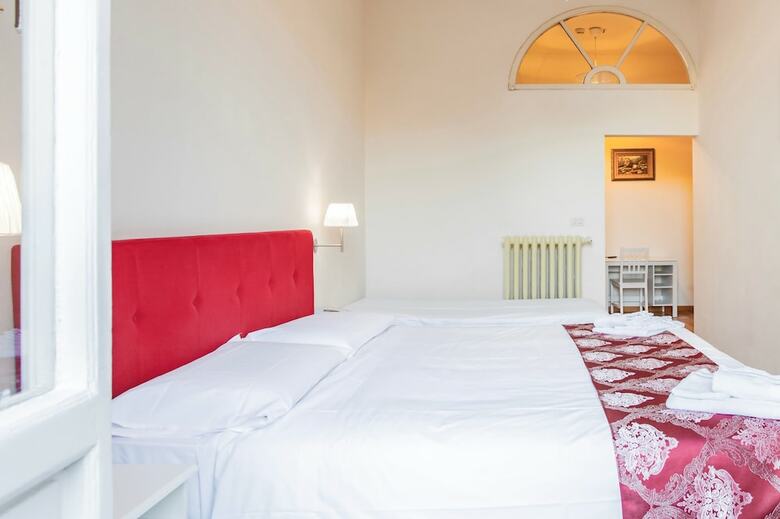 Hotel St. James