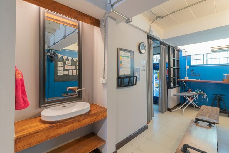 Hostal 4share Hostel - Adults Only