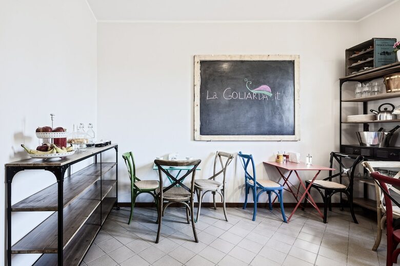 Hostal Ostello La Goliarda
