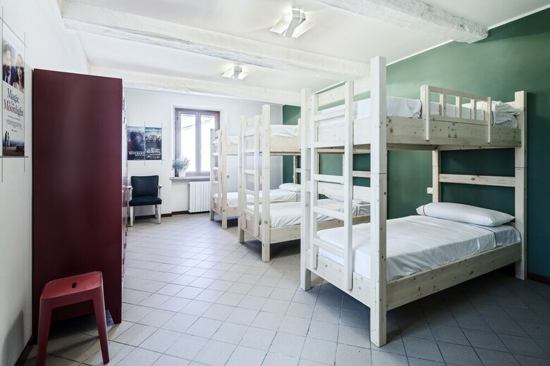 Hostal Ostello La Goliarda