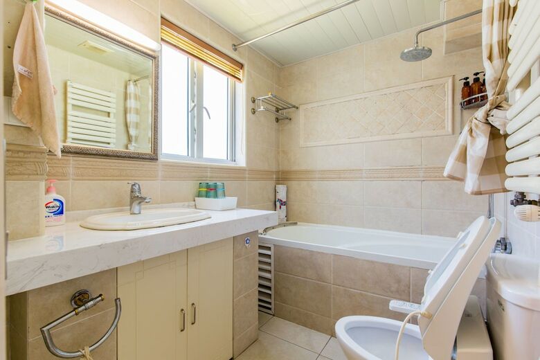 Summer Villa With 5 Brs