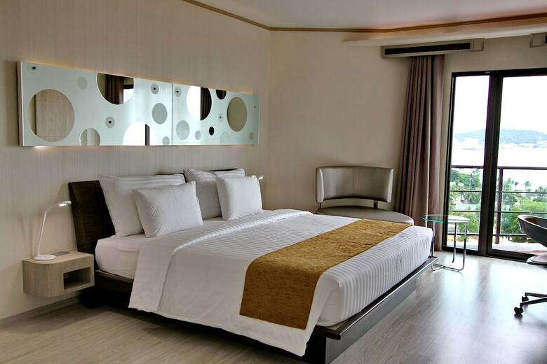 The Pattaya Discovery Beach Hotel Pattaya